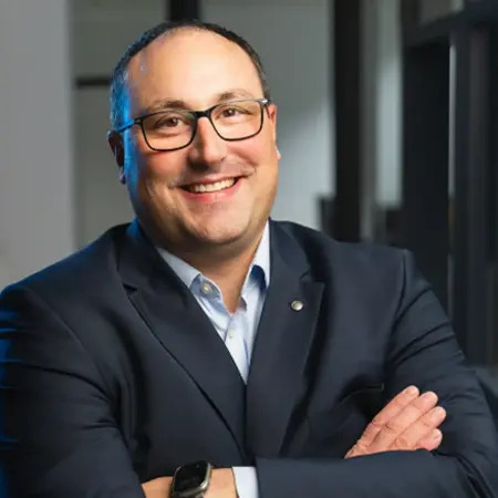 Daniel Esposito Geschäftsführer von Esposito IT und Experte für IT-Strategie und Digitalisierung im Mittelstand