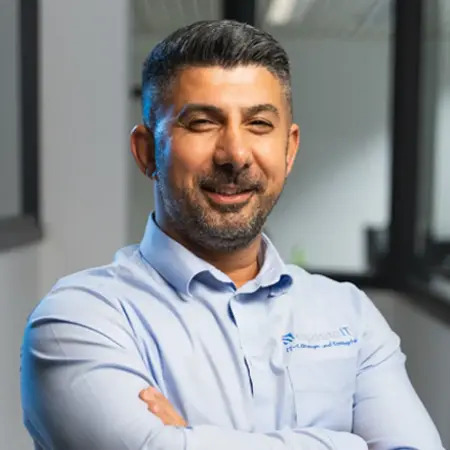 Lazgin Lale vom Team Esposito IT – IT-Spezialist für Systembetreuung und digitale Lösungen